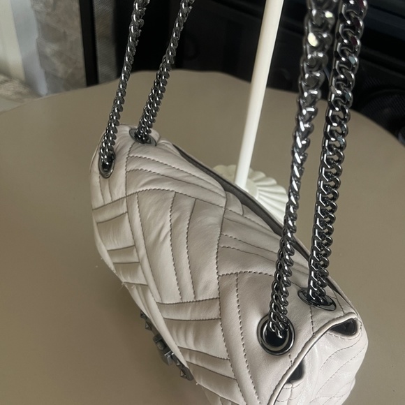 Michael Kors Model: Peyton Quilted Cement Color Crossbody with Gunmetal Chain - Picture 4 of 15